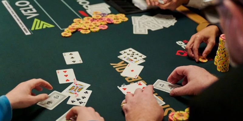 Luôn giữ một tinh thần ổn định khi chơi poker online